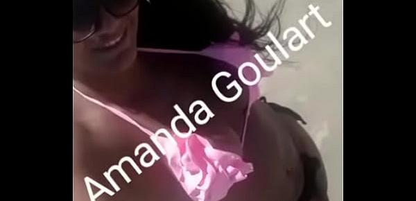  Amanda Goulart  Bem Gostosa Na Praia